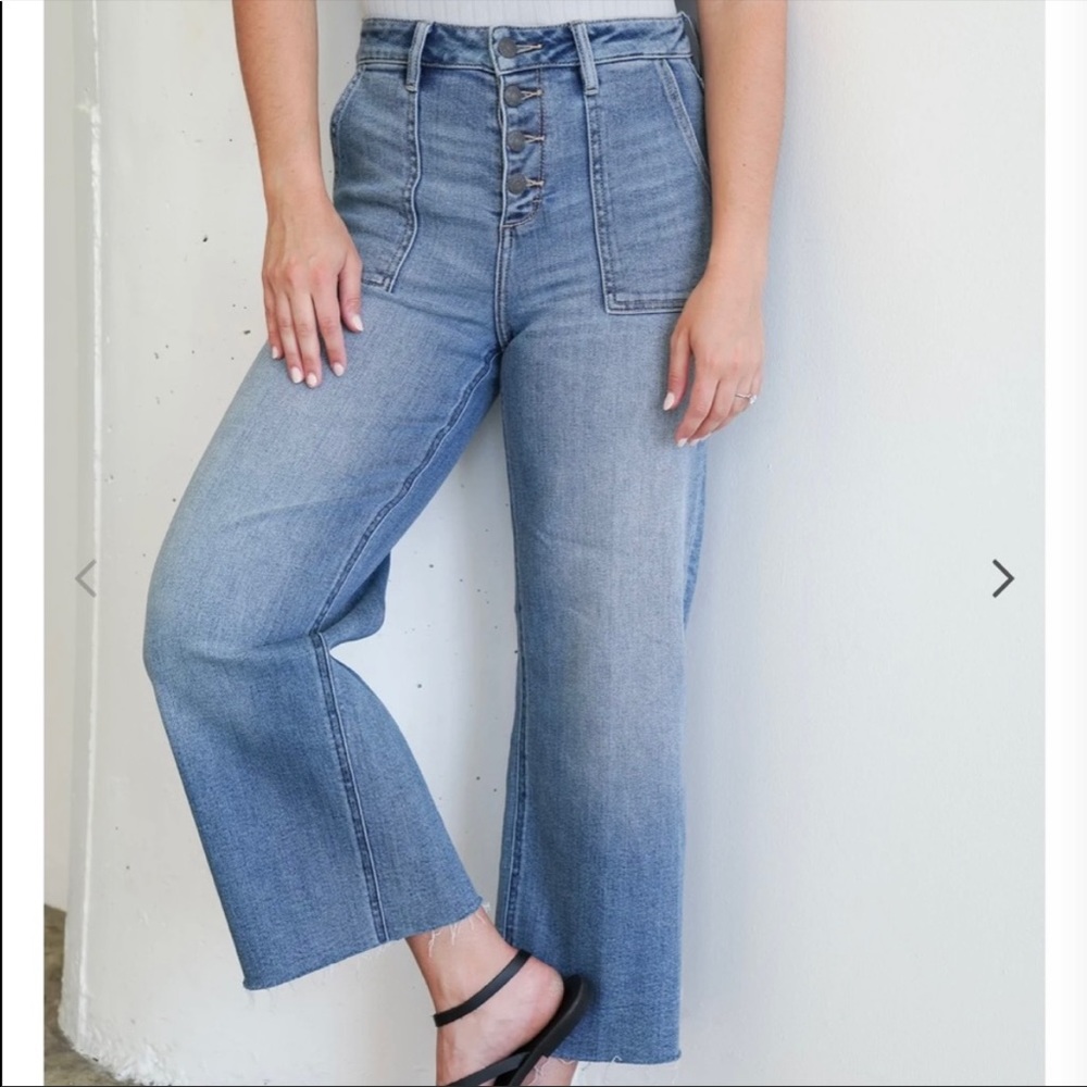 CJLA Carly Jean Los Angeles Hendrix jeans light wash wide leg crop